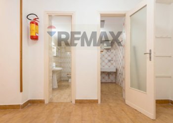 Hall / corridoio - Locale Commerciale Via Carini
 
39, Palermo - foto 9