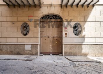 Portone Palazzo - Semi-detached house Via Alloro
 
3, Palermo - photo 17