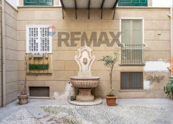 fontana corte interna - Semi-detached house Via Alloro
 
3, Palermo - photo 29