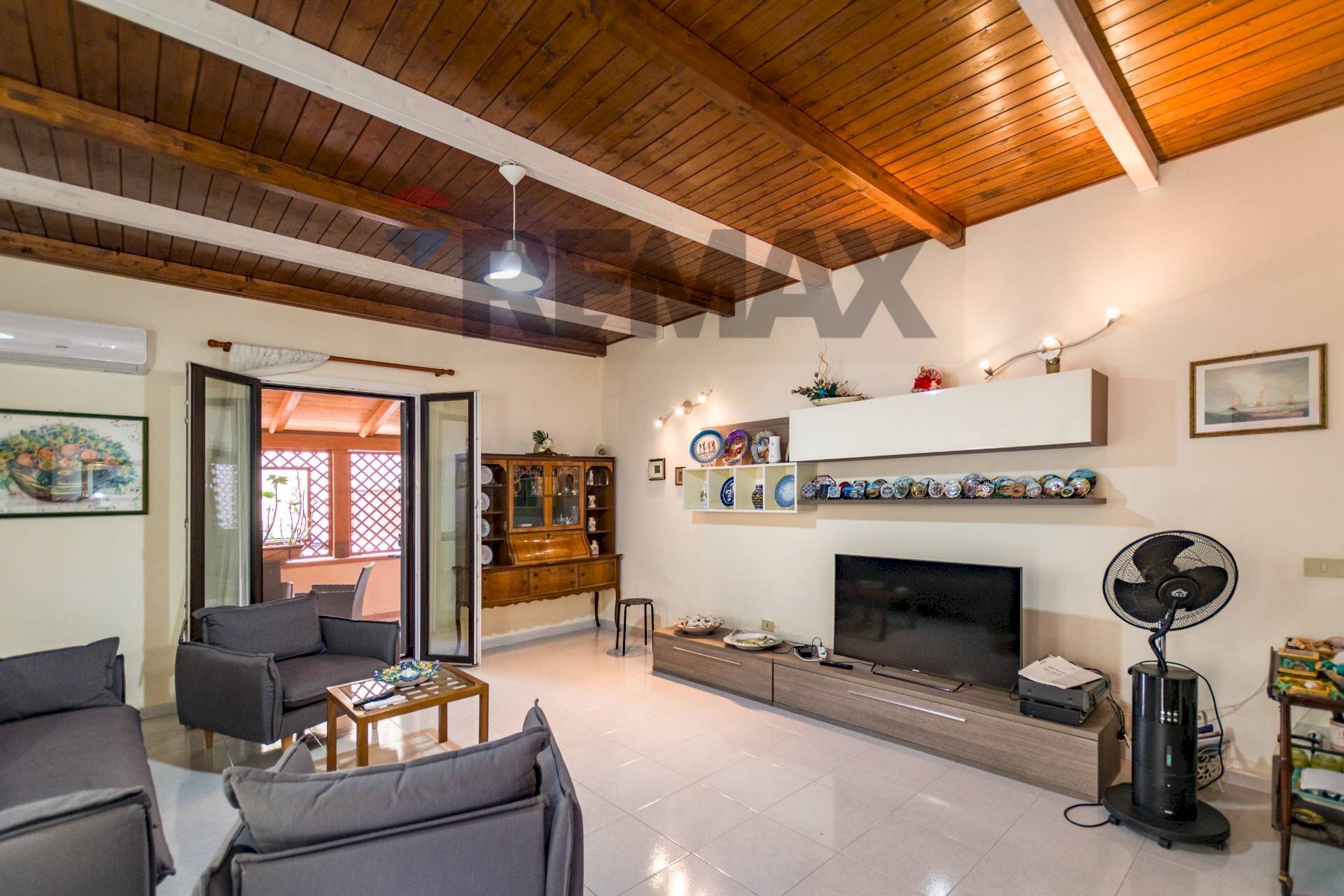 Soggiorno - Semi-detached house Viale Giunone
1, Palermo - photo 2