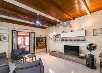 Soggiorno - Semi-detached house Viale Giunone
 
1, Palermo - photo 2