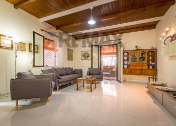 Soggiorno - Semi-detached house Viale Giunone
 
1, Palermo - photo 20