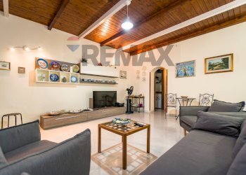 Soggiorno - Semi-detached house Viale Giunone
 
1, Palermo - photo 21