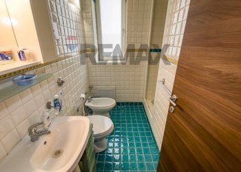 Bagno - Semi-detached house Viale Giunone
 
1, Palermo - photo 32