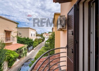 Balcone - Semi-detached house Viale Giunone
 
1, Palermo - photo 34