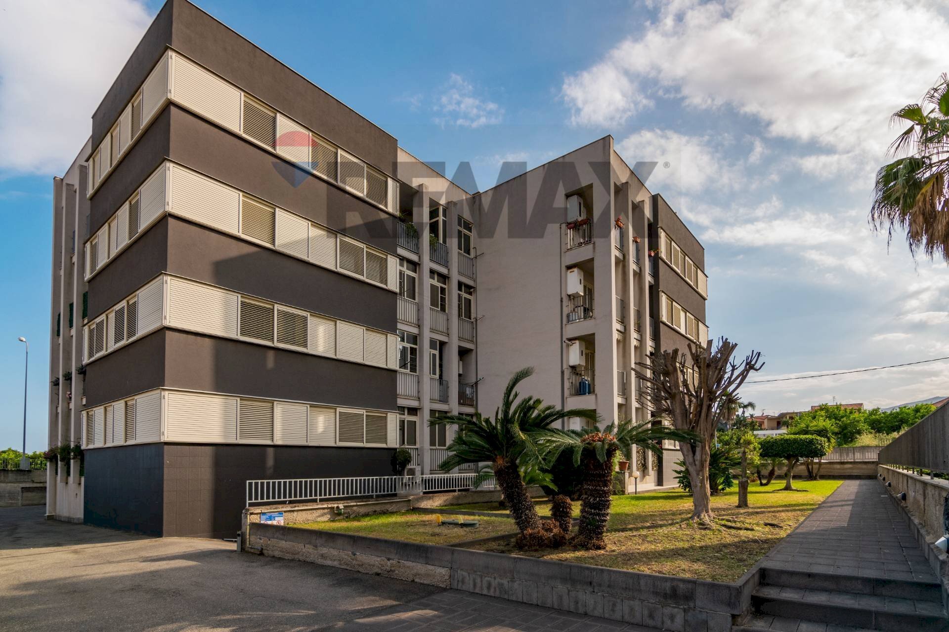 Edificio all\'aperto - Four-room apartment Via Carlo Sada
13, Giarre - photo 2