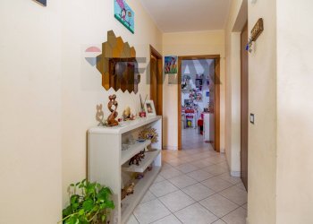 Hall / corridoio - Four-room apartment Via Carlo Sada
 
13, Giarre - photo 3
