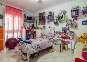 Camera / camera da letto - Four-room apartment Via Carlo Sada
 
13, Giarre - photo 7