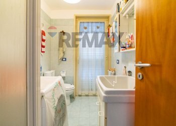 Bagno - Four-room apartment Via Carlo Sada
 
13, Giarre - photo 14