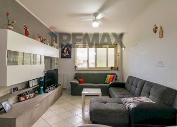 Soggiorno - Four-room apartment Via Carlo Sada
 
13, Giarre - photo 20