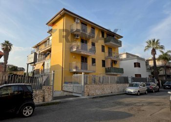 Edificio all\'aperto - Cantina / Solaio Via Francesco Monaco
 
1, Misterbianco - foto 1