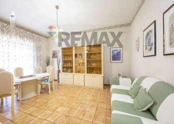 Sala da pranzo - Trilocale Via Barriera
 
27, Catania - foto 2