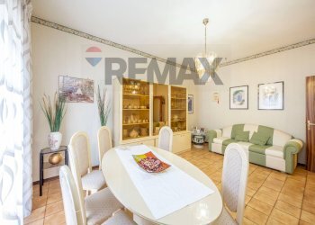 Sala da pranzo - Trilocale Via Barriera
 
27, Catania - foto 4
