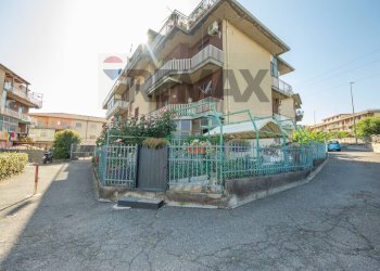 Edificio all\'aperto - Trilocale Via Barriera
 
27, Catania - foto 32