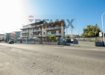 Edificio all\'aperto - Trilocale Via Barriera
 
27, Catania - foto 33