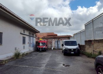 Edificio all\'aperto - Capannone Via Del Fante
 
SNC, Messina - foto 8