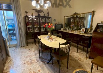 Sala da pranzo - Quadrilocale Via Esperanto
 
12, Aci Catena - foto 10