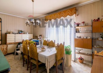 Sala da pranzo - Four-room apartment Via Sabato Martelli Castaldi
 
129, Catania - photo 4