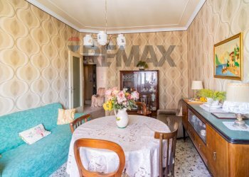 Sala da pranzo - Four-room apartment Via Sabato Martelli Castaldi
 
129, Catania - photo 15