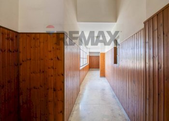Hall / corridoio - Four-room apartment Via Sabato Martelli Castaldi
 
129, Catania - photo 24