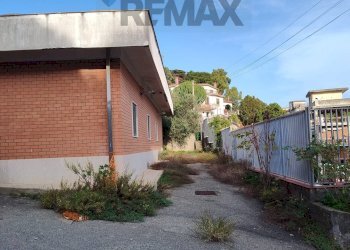 Casa all\'aperto - Capannone Strada Privata - Località Pace
 
snc, Messina - foto 2