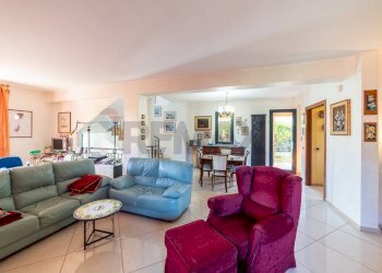 Sala da pranzo - Villa Via XXI Aprile, Aci Castello - photo 16