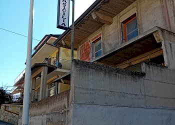 Edificio all\'aperto - Appartamento Via Trieste
 
20, Castel di Iudica - foto 27