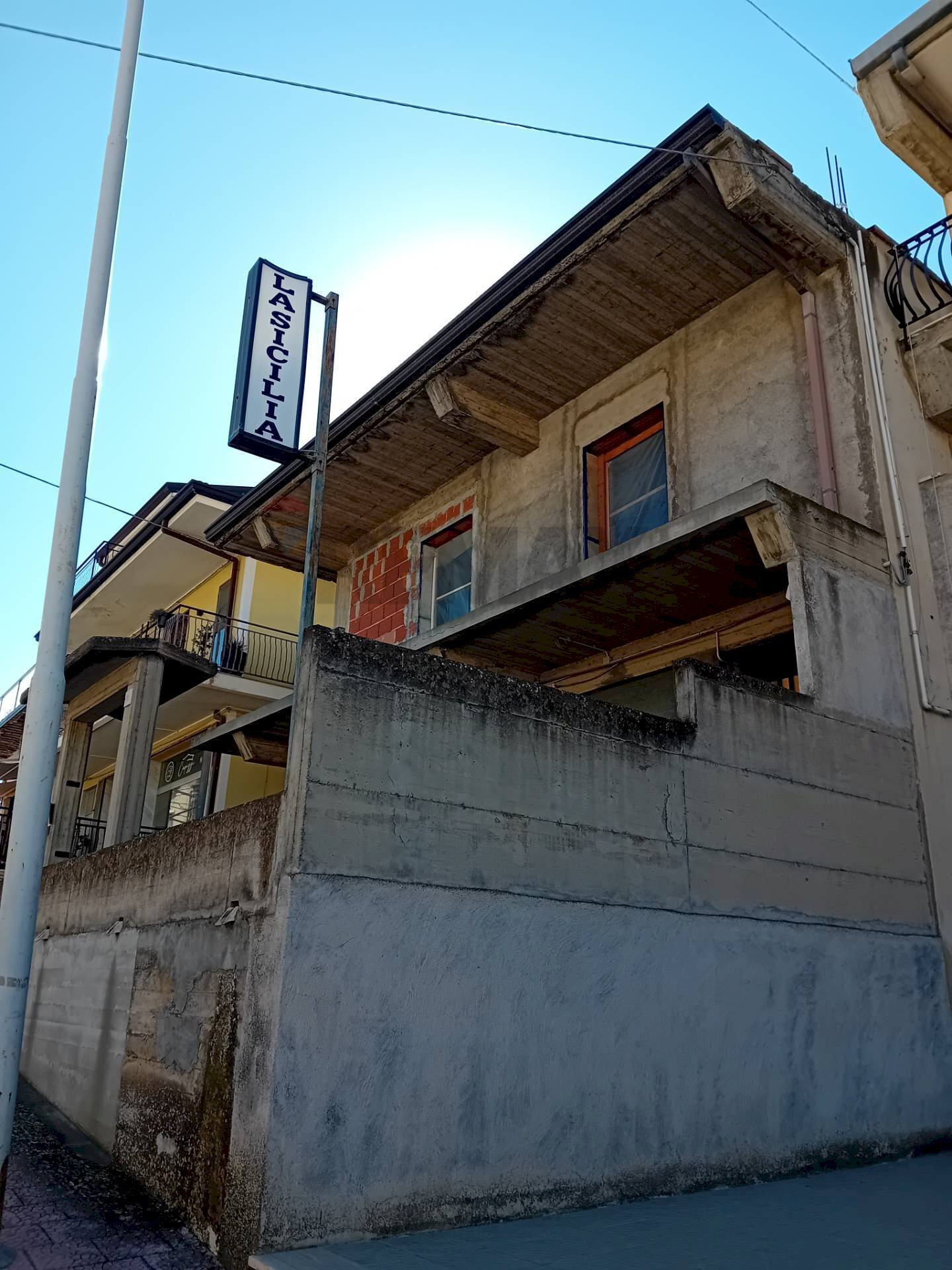 Edificio all\'aperto - Apartment Via Trieste
20, Castel di Iudica - photo 3