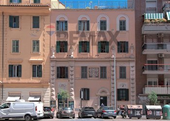 Edificio all\'aperto - Trilocale Via Aosta, Roma - foto 1