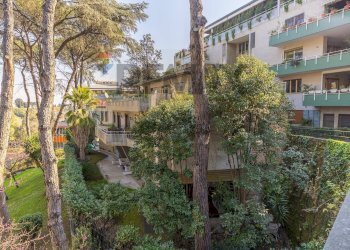 Edificio all\'aperto - Villa Via Cassia
1172, Roma - foto 7