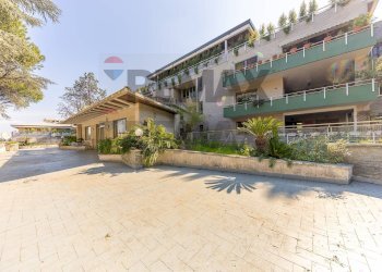 Edificio all\'aperto - Villa Via Cassia
1172, Roma - foto 119