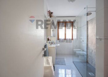 Bagno - Three-room apartment Via di Villa Giulia
 
39, Fano - photo 14