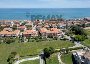Vista dell\'acqua - Three-room apartment Via di Villa Giulia
 
39, Fano - photo 28