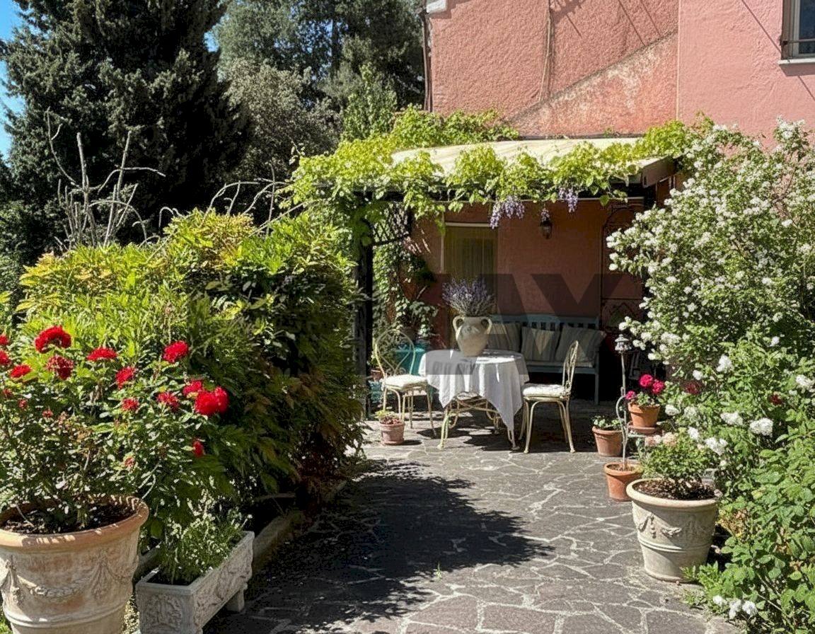 Terrazza - Casa semi indipendente Via Sobborgo
 
14, Poggio San Marcello - foto 1