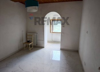 Stanza vuota - Bilocale via dei magazzini
 
15, Genzano di Roma - foto 20