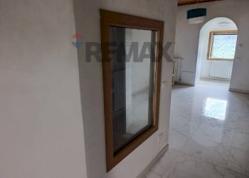 Stanza vuota - Bilocale via dei magazzini
 
15, Genzano di Roma - foto 23