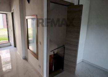 Hall / corridoio - Bilocale via dei magazzini
 
15, Genzano di Roma - foto 25