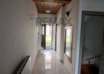 Hall / corridoio - Bilocale via dei magazzini
 
15, Genzano di Roma - foto 28