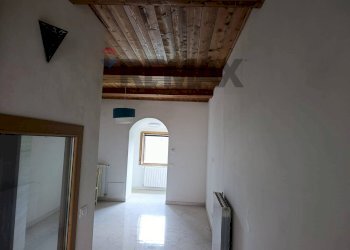 Stanza vuota - Bilocale via dei magazzini
 
15, Genzano di Roma - foto 33