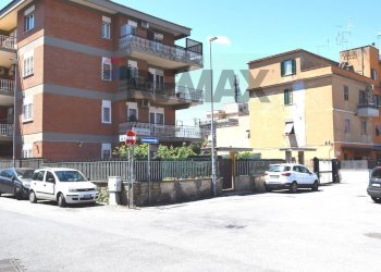 Edificio all\'aperto - Box Via dell'Usignolo
16/B, Roma - photo 2
