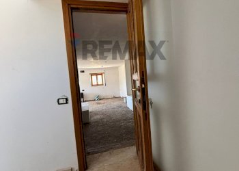 Hall / corridoio - Villa via della batteria siacci
 
62 a, Anzio - photo 27