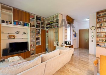Soggiorno - Three-room apartment Via Fratelli Cervi
 
4, Vimercate - photo 4