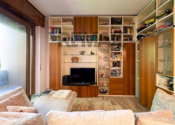Soggiorno - Three-room apartment Via Fratelli Cervi
 
4, Vimercate - photo 6