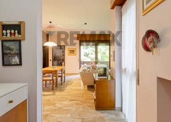Hall / corridoio - Three-room apartment Via Fratelli Cervi
 
4, Vimercate - photo 12