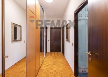 Hall / corridoio - Three-room apartment Via Fratelli Cervi
 
4, Vimercate - photo 13