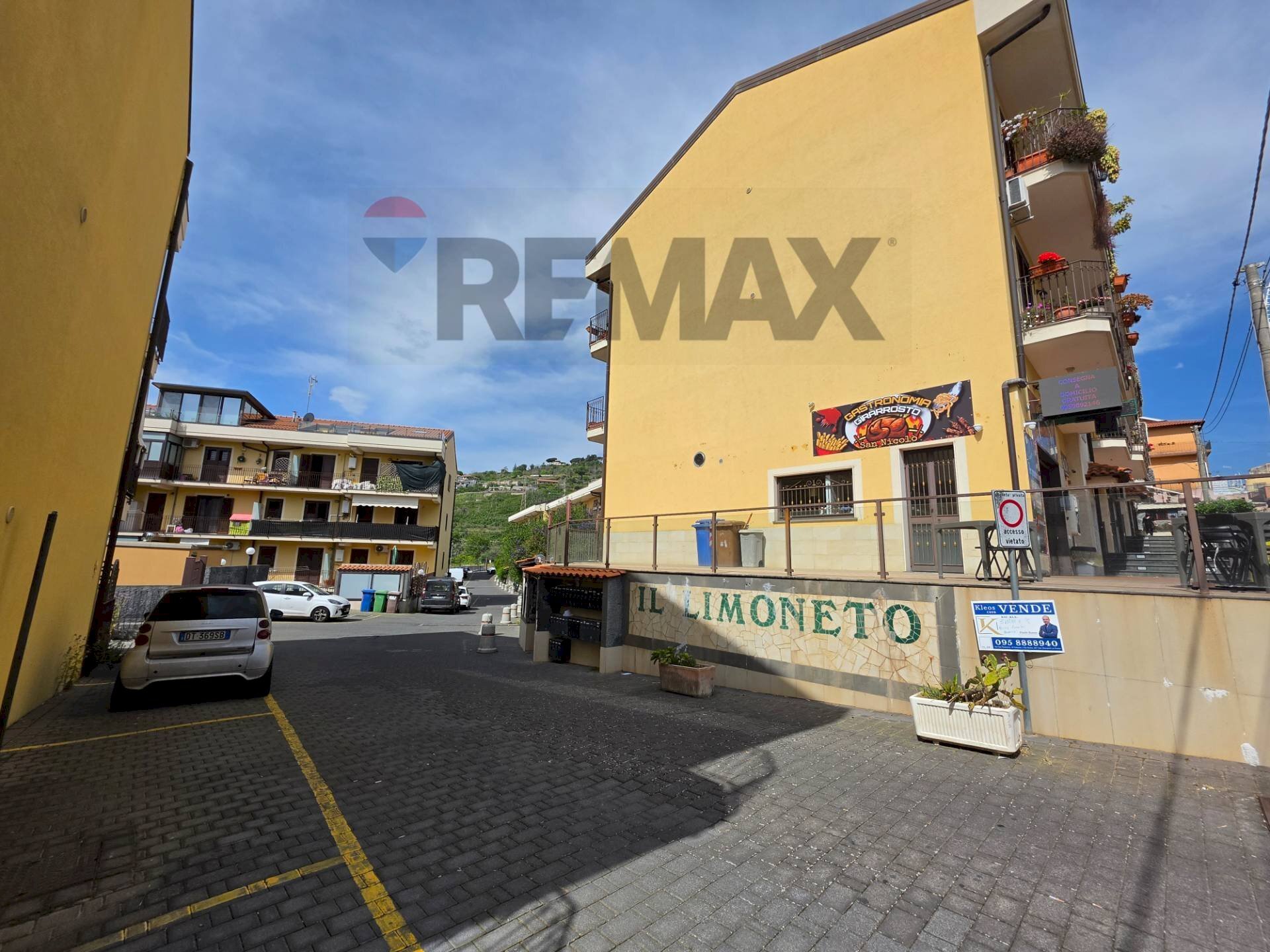 Edificio all\'aperto - Four-room apartment via san nicolò
 
6, Aci Catena - photo 1