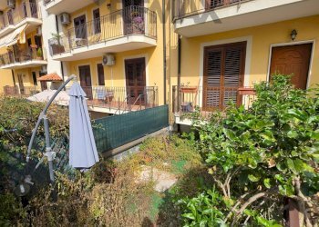 Edificio all\'aperto - Four-room apartment via san nicolò
 
6, Aci Catena - photo 3
