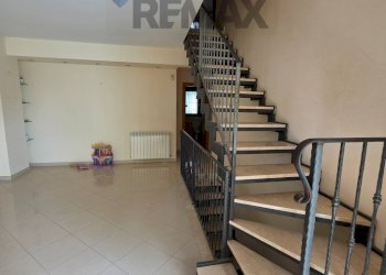 Scale - Four-room apartment via san nicolò
 
6, Aci Catena - photo 6