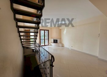 Scale - Four-room apartment via san nicolò
 
6, Aci Catena - photo 7