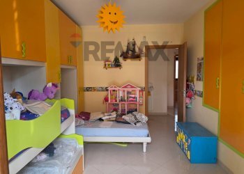 Camera / camera da letto - Four-room apartment via san nicolò
 
6, Aci Catena - photo 8